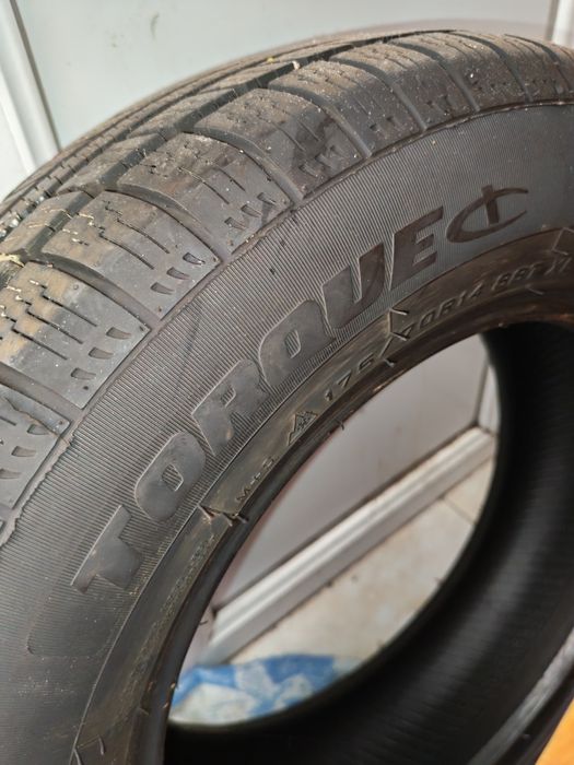 Vand 2 anvelope in stare buna