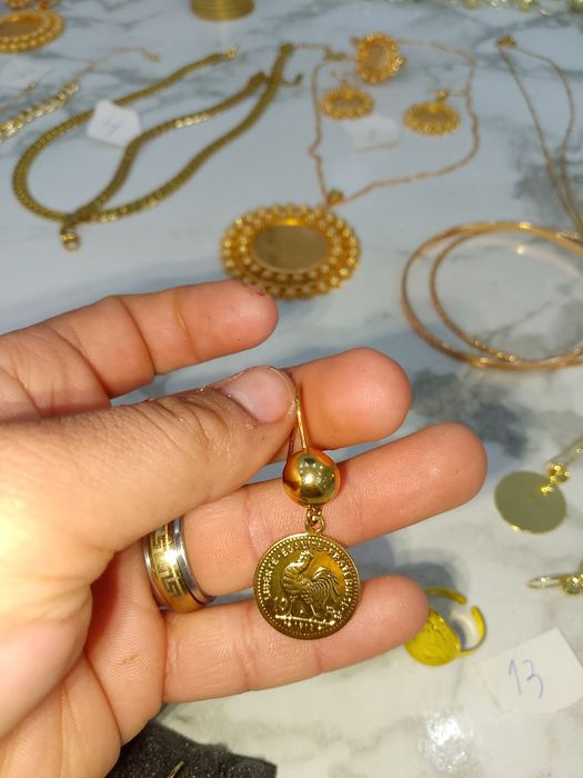 Vând monede placate cu aur de 24k