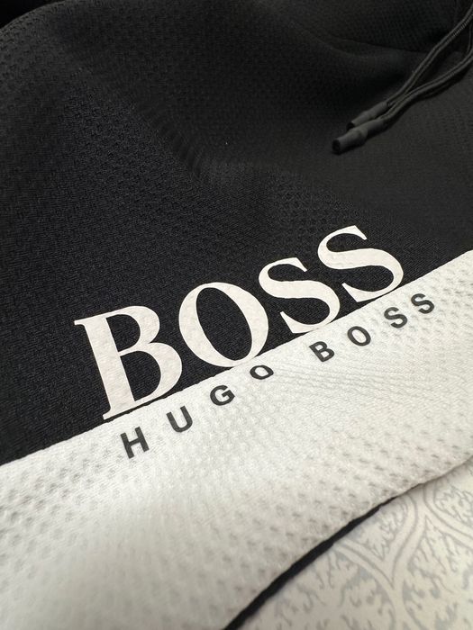 Boss анцуг комплект черен с бяло