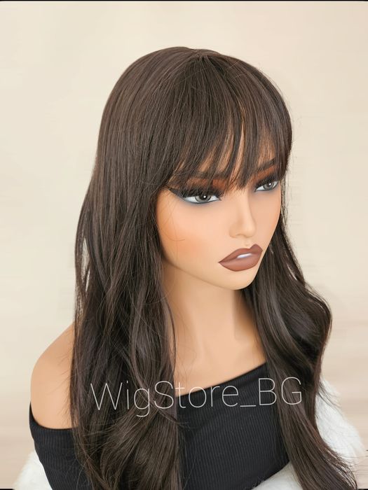 Тъмно кафява перука с бретон на леки вълни