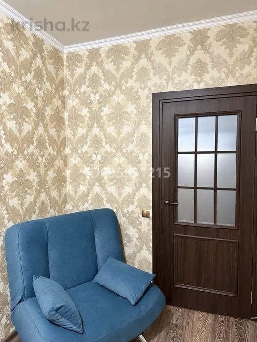 Диван с креслом