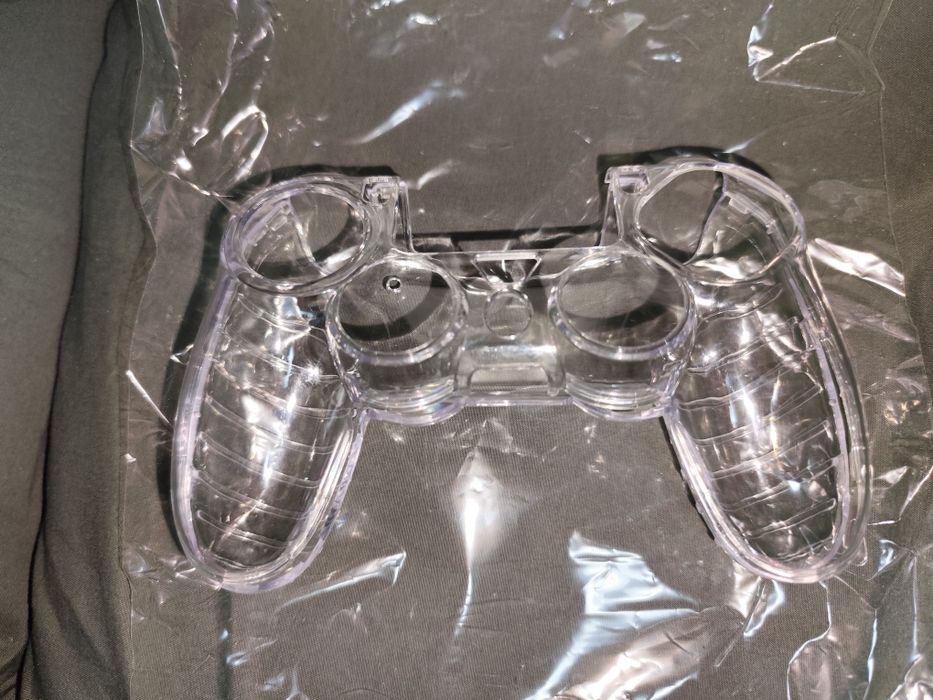 Продам приставку PS4