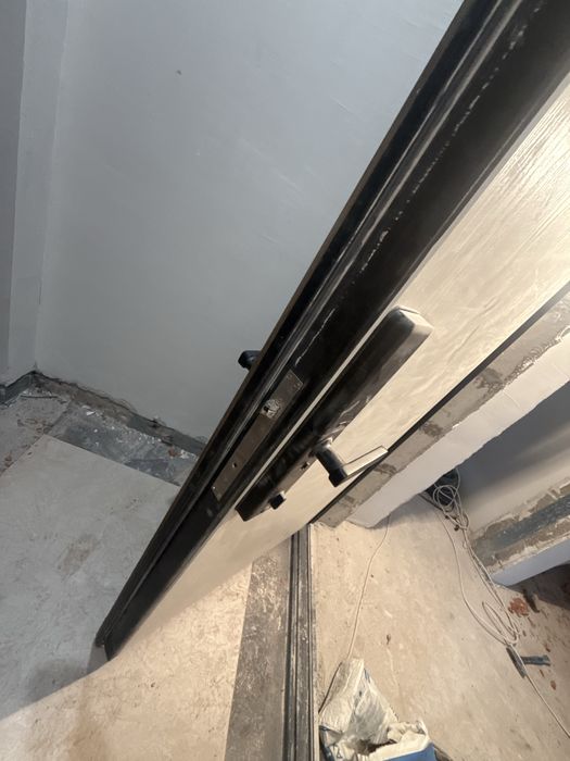 Продается входной дверь новая