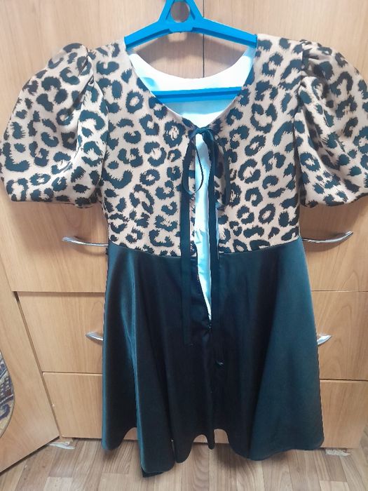 Продам два платья