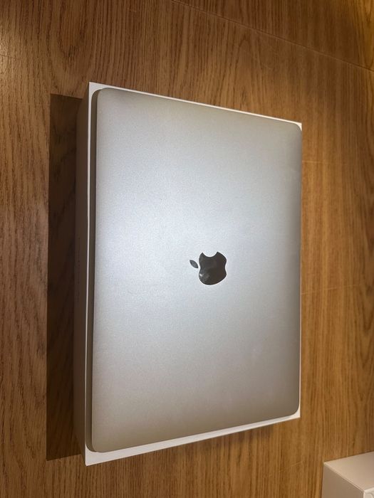 MacBook Air 13-inch