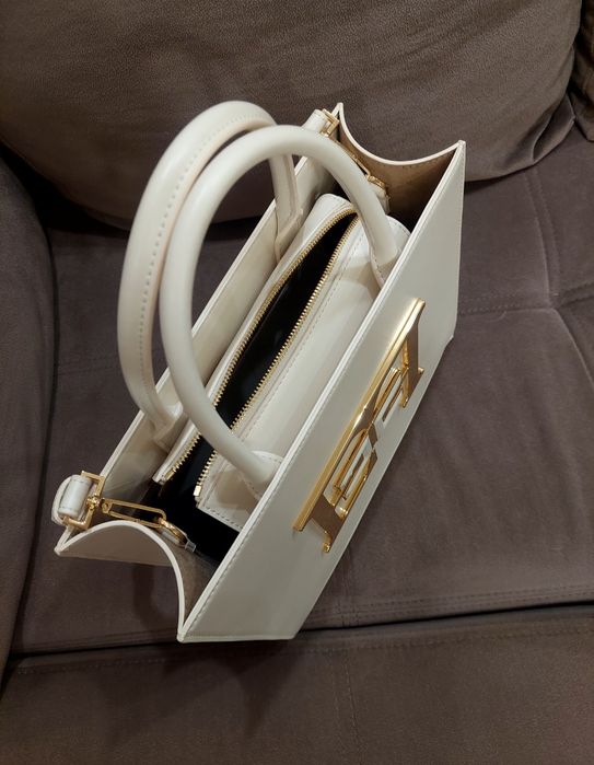 Чисто нова Чанта Elisabetta Franchi ! Уникално красив модел!