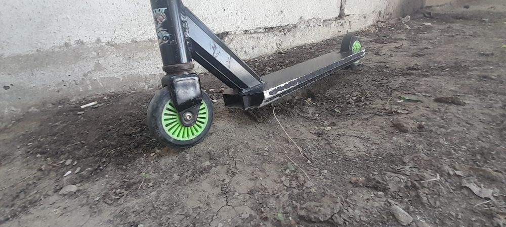 Продаю Самокат в хорошом состаиянием