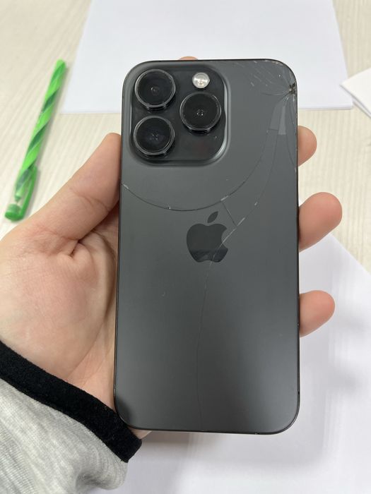 iPhone 15 pro телефон