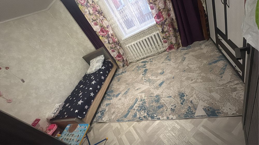 Продам кровать срочно .