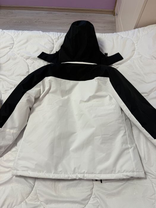 Дамско ски яке с пухена подплата