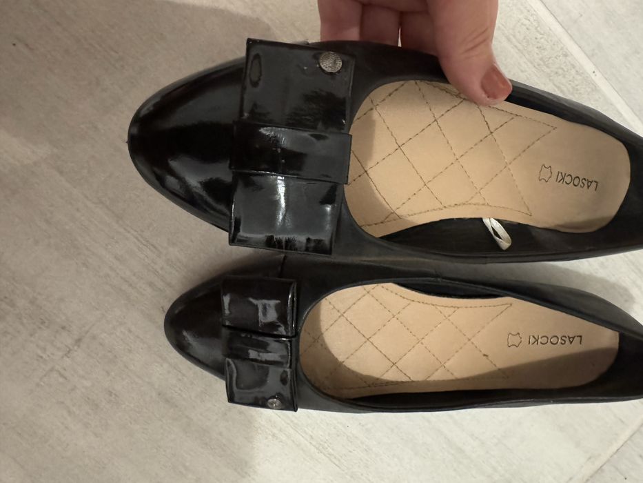 Balerini piele negri