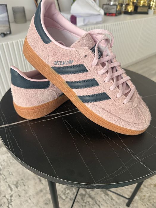 Spezial adidasi noi