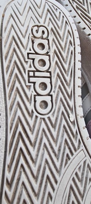 Маратонки ADIDAS номер 38 като нови.