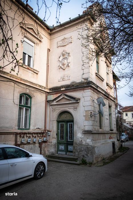 Strada cu castani - probabil cea mai dorită locație - vând proprietate