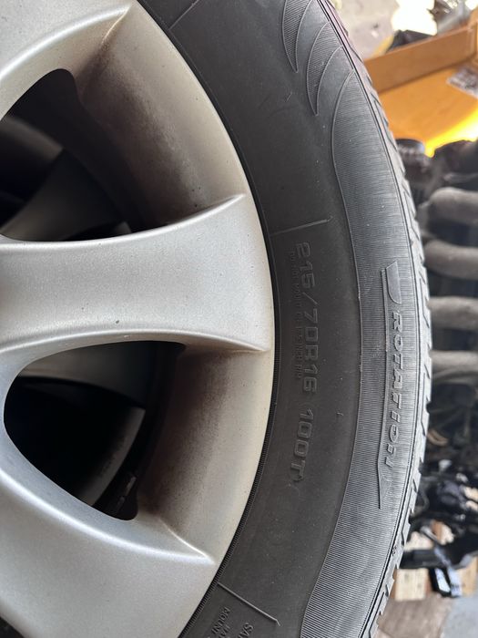 Джанти 16 5х114,3 със зимни гуми 215 70 16