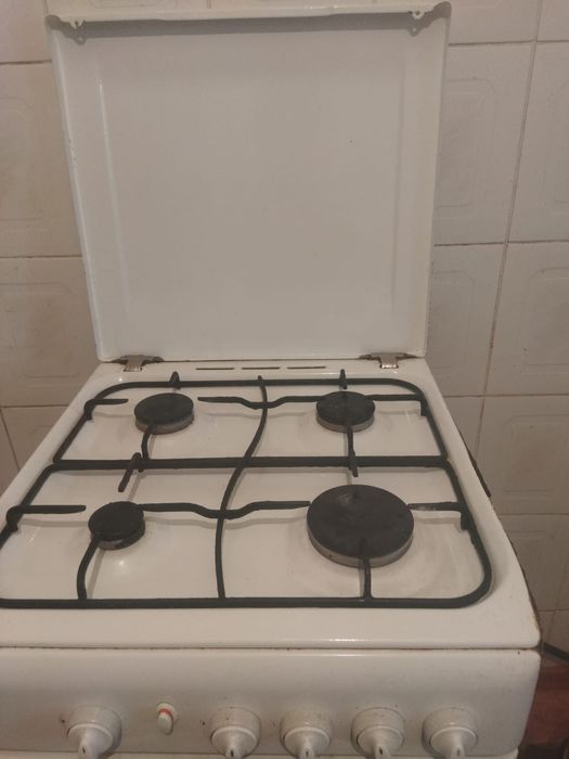 Продам газ плиту
