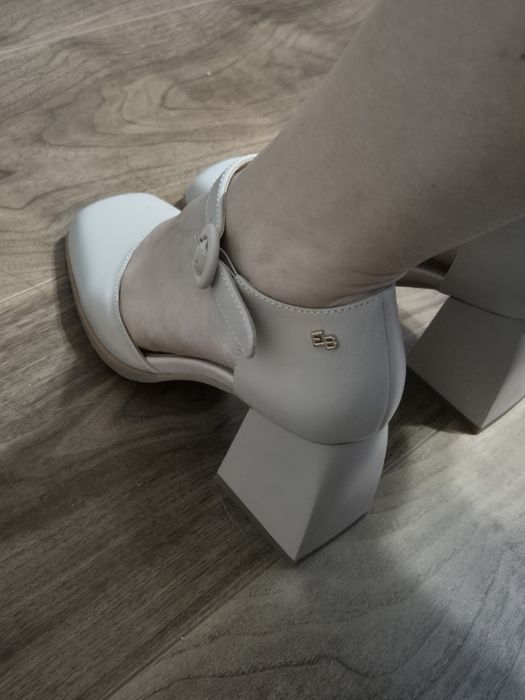 Pantofi eleganți din piele naturală Benvenuti