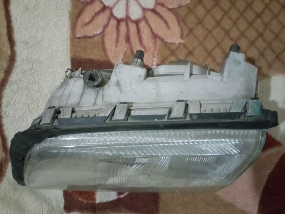 Фара на Мерседес 202 до рестайлинг