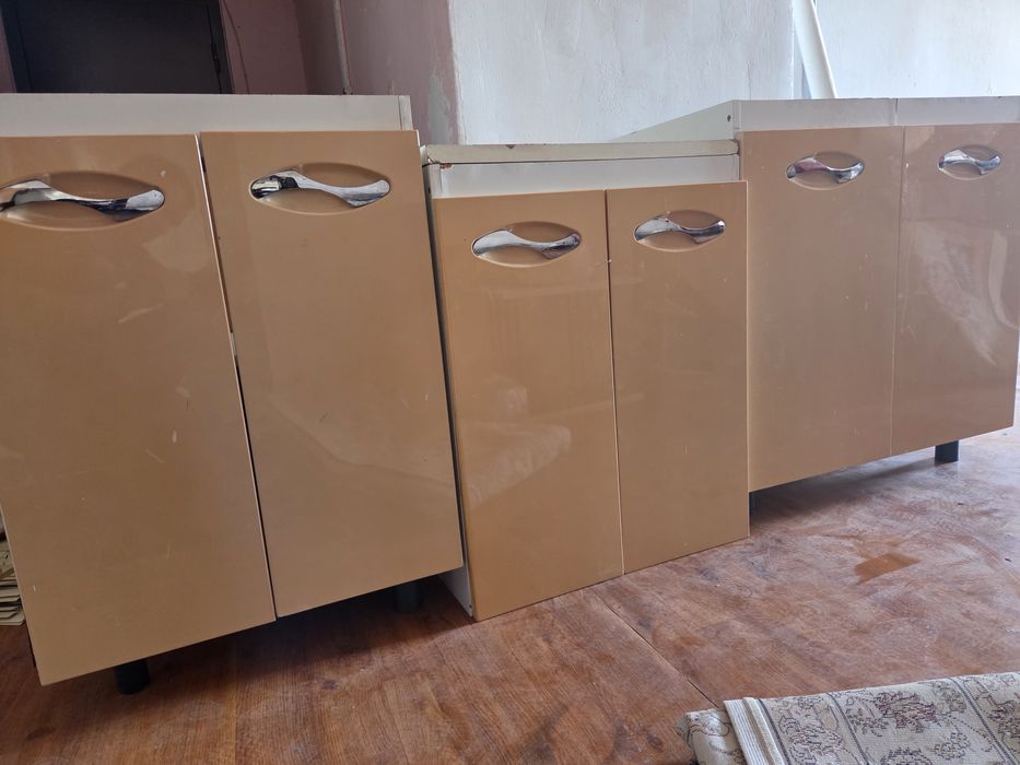 Шкаф тегін беремін