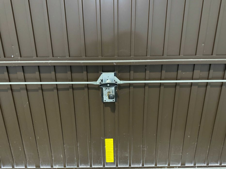 Просторен гараж с автоматична врата и лесен достъп – кв. Гагарин