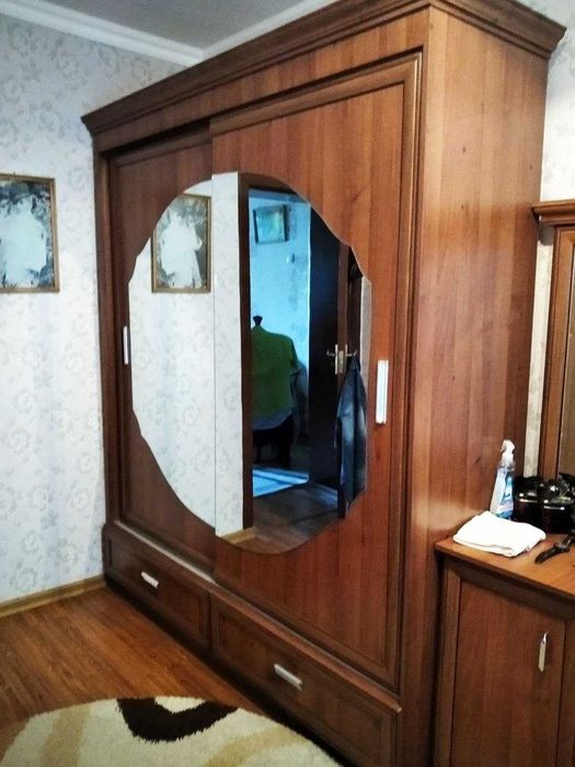 Шкаф с комодом и тумбой