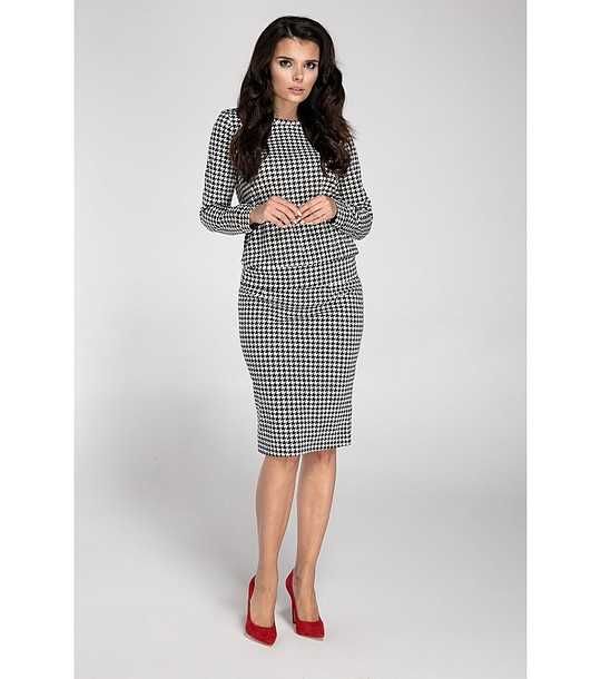 Нов комплект от блуза и пола в черно и бяло,  марка Naoko размер: XL.