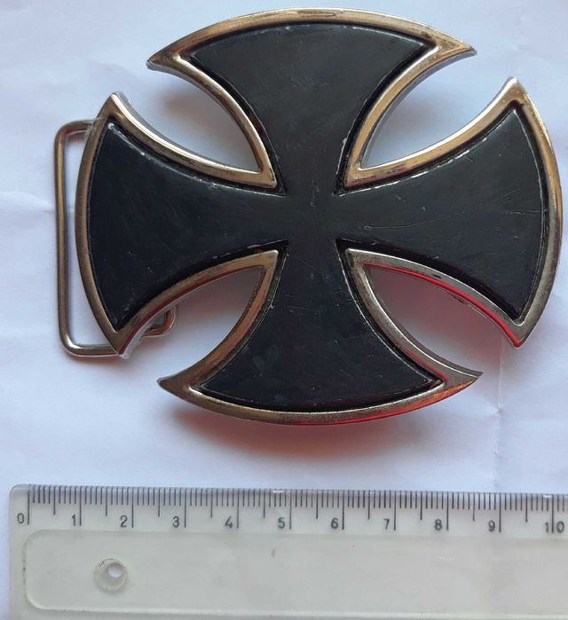 Катарама със Малтийски кръст