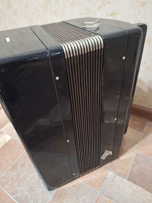 Баян Кубань продам.