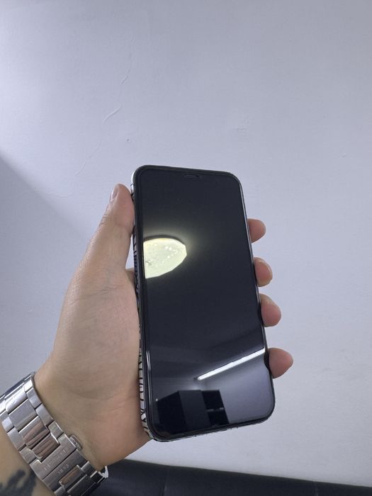 Телефон Iphone 11 64gb