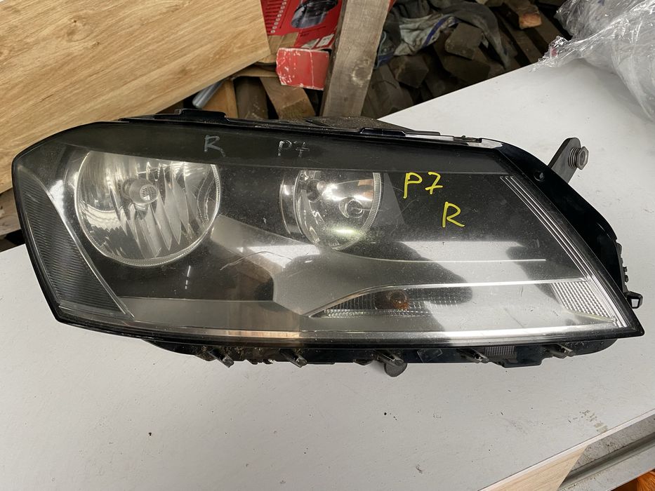 Десен фар Vw Pasaat 7