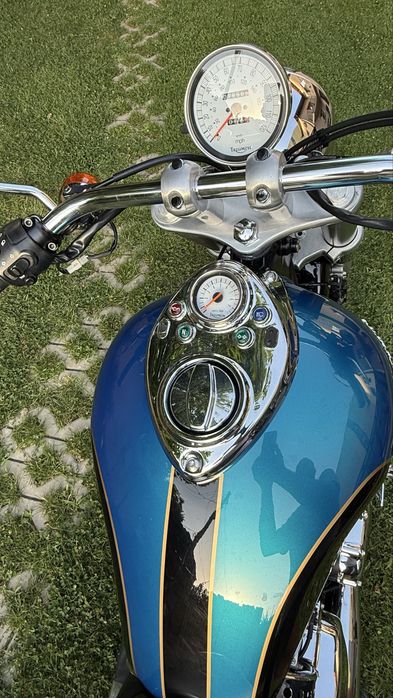 Triumph Speedmaster 865