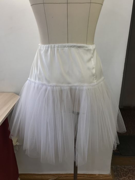 Нарядное школьное платье