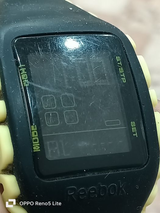Оригинальные часы Reebok.