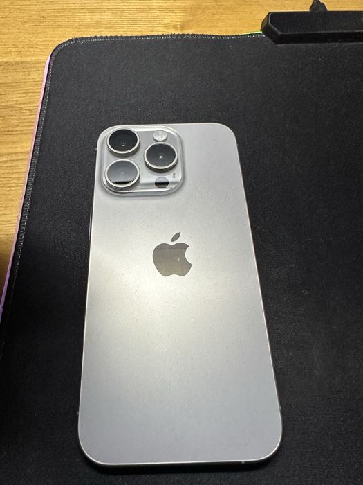 Продам iphone 15 pro 256gb