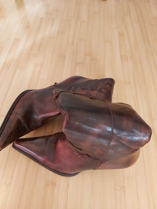 Vand cizme maro piele ,cu fermoar in interior