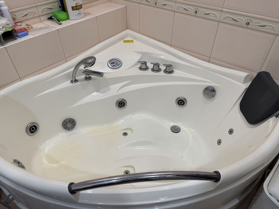 Продам Джакузи в хорошем состоянии