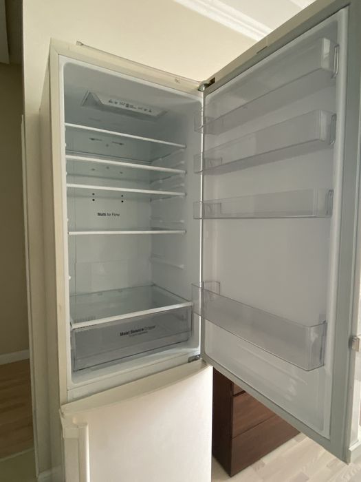 Продам холодильник LG