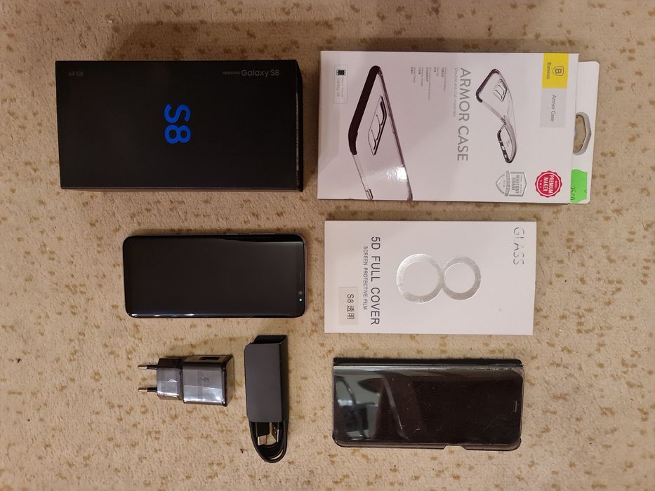 Лот от калъфи и предпазни стъкла за Samsung Galaxy S8