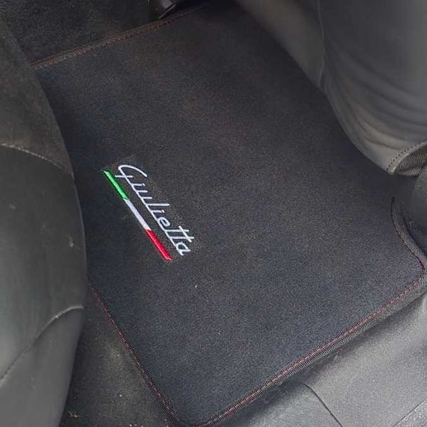 Стелки за Alfa Romeo Giulietta 2010 - 2020