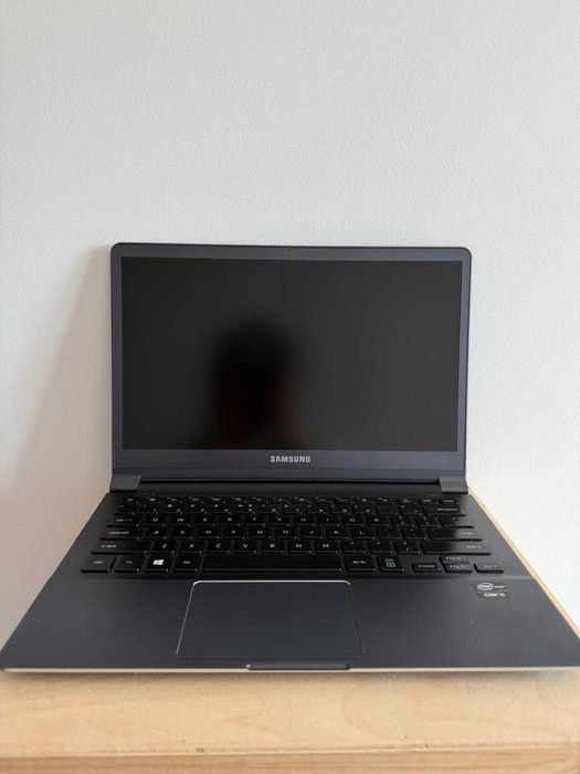 Laptop Samsung Series 9 Ultrabook (NP900X3E-A01RO)