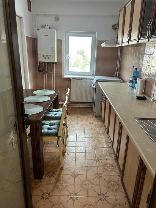Vand apartament 2 camere ultracentral,etaj3/4 zona  Piata Moldovei