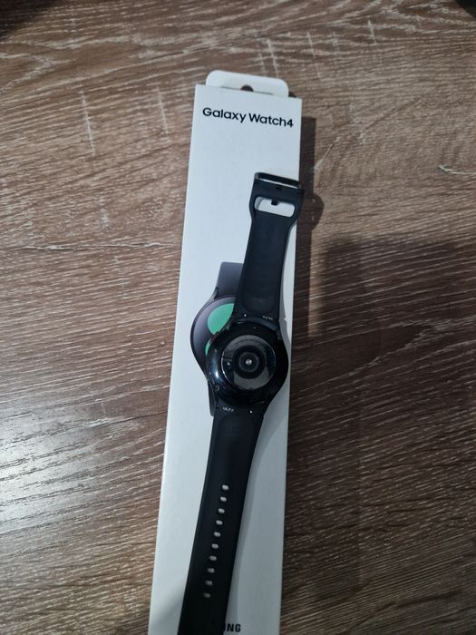 СРОЧНО Часы Galaxy watch 4