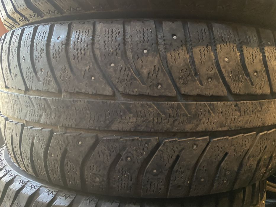 На 17 225/45  4 шт в идеале