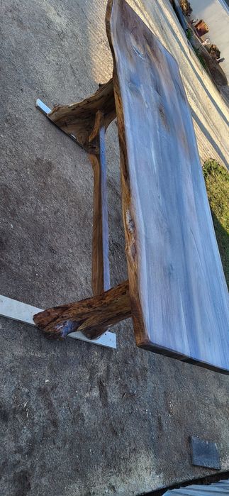 Masa  rustica de nuc