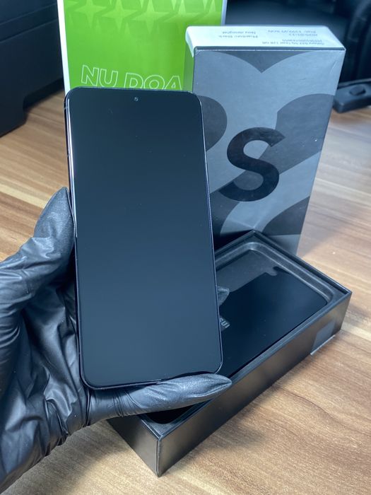 Samsung Galaxy s22 • 128 GB • Phantom Black