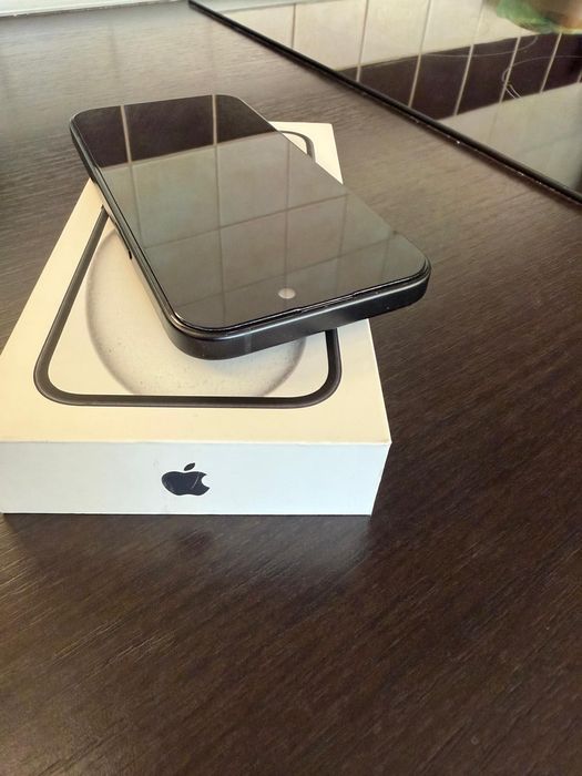 iPhone 15 black 128 GB
