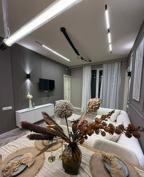 Сдаю просторная 2х ком кв-ру самом центре города Ойбек Госпитальный Р4