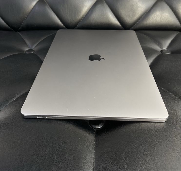 Apple MacBook Pro 2018 i9 32GB/1 TB в хорошем состоянии
