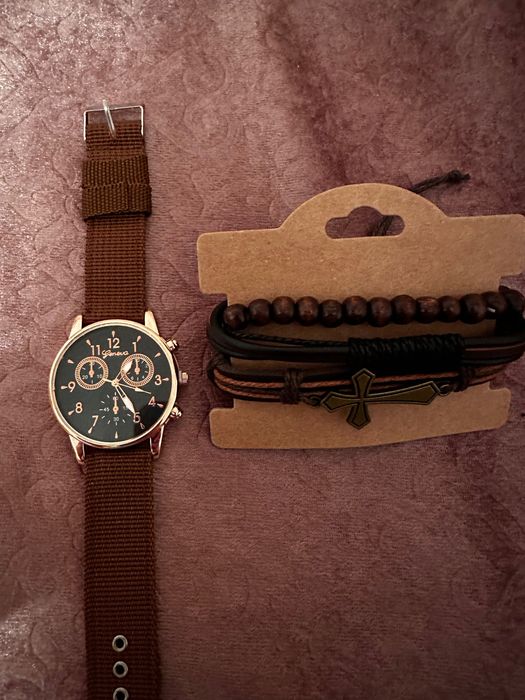 Мъжки часовник със гривни