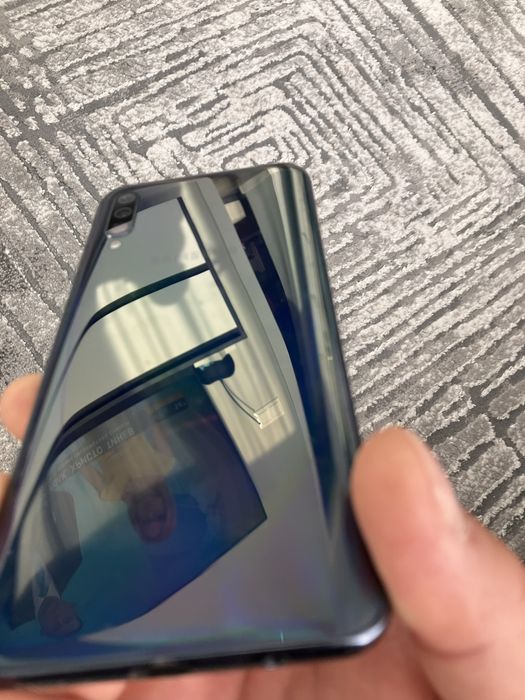 Телефон Samsung A50 128 GB
